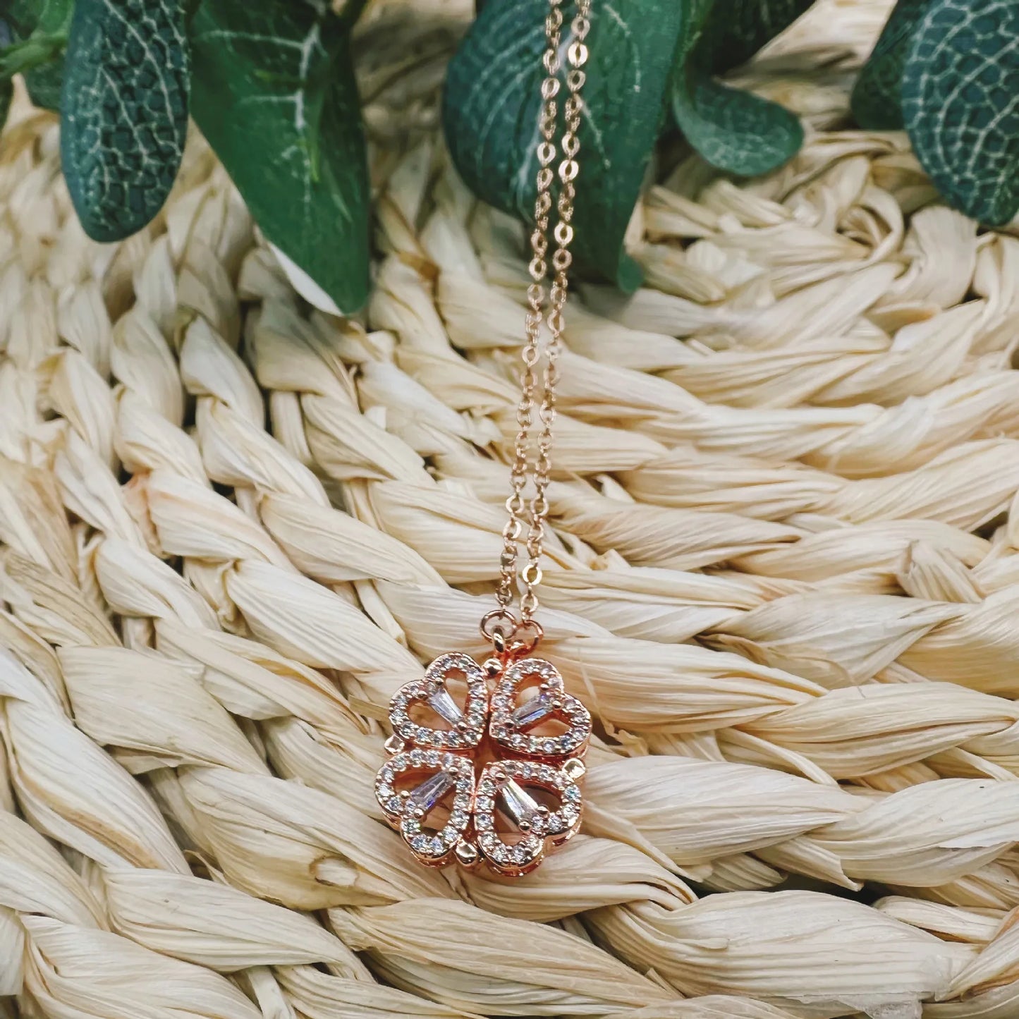 Luxe Romance Charm Pendant Box™