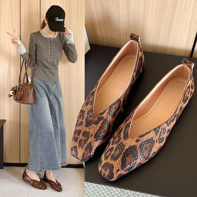 Slip-on soft-soled work shoes